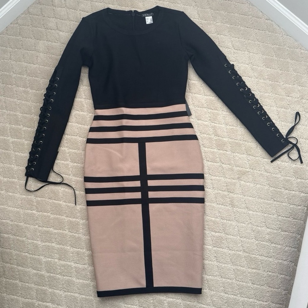 VENUS Black and Tan Long Sleeve Dress